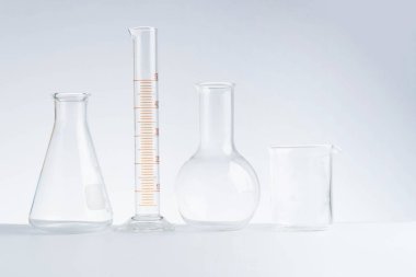 bitkisel ilaç doğal organik ve bilimsel cam ürünleri