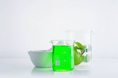 bitkisel ilaç doğal organik ve bilimsel cam ürünleri