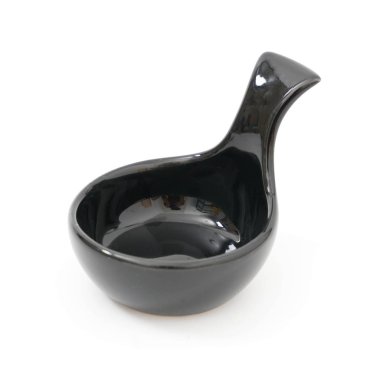 Beyaz arka planda izole yumurta lar için siyah tutucu