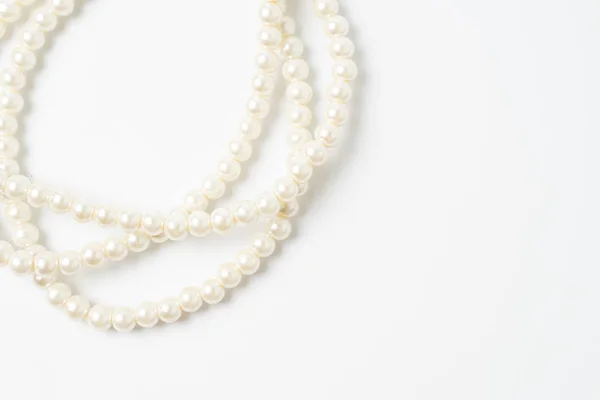 Pearl necklace isolated on white — Stock Photo, Image