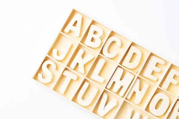 ABC letras de madeira Inglês no branco — Fotografia de Stock