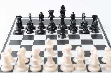 Satranç tahtasını bir arkaplanda ayarla