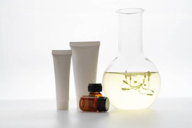 Alternatif bitki ilacıyla laboratuvar ve araştırma doğal cilt bakımı