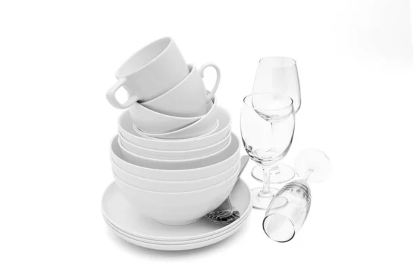 白い背景にきれいな食器をセットする — ストック写真
