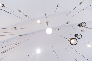 Güzel lamba, beyaz sesi