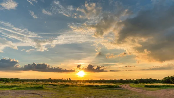 Sky and clouds ,sunset or sunrise (reverse),Clouds billowing. — Stock Photo, Image