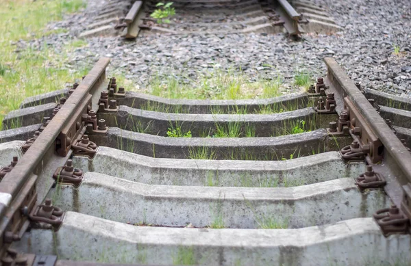 铁轨和铁路卧铺箭头 — 图库照片