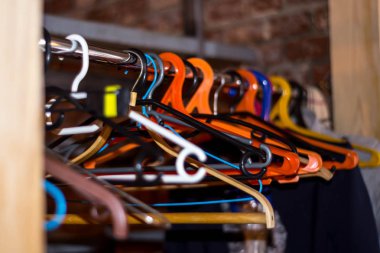 renkli ceket askısı plastik dükkanı