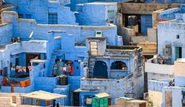Hindistan 'ın Blue City' si Jodhpur 'daki mavi evlerin manzarası, Rajasthan' daki ünlü bir turizm merkezi ve Unesco Dünya Mirasları Sitesi.