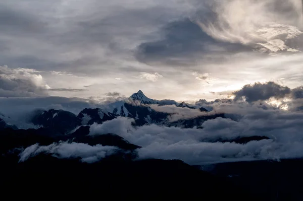 Pico Nevado Montaña Sagrada Kawagarbo Khawa Karpo Kawadgarbo Khawakarpo Moirig — Foto de Stock