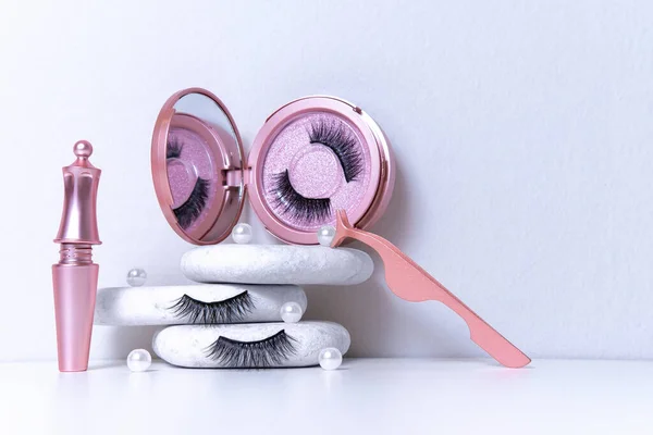 Cílios Artificiais Falsos Magnéticos Kit Espelho Rosa Delineador Olhos Pinças — Fotografia de Stock