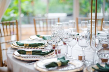 Özel bir etkinlik için lüks masa hazırlandı. 