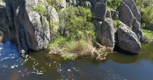 Aerial View Large Granite Boulders Rocks Deep Canyon Fast River — Stock Video