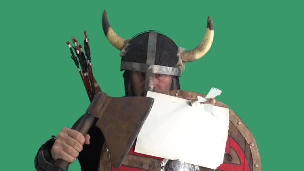 Portrait Mature Male Warrior Viking Slit Horns Shows Blank Advertising — Stock Video