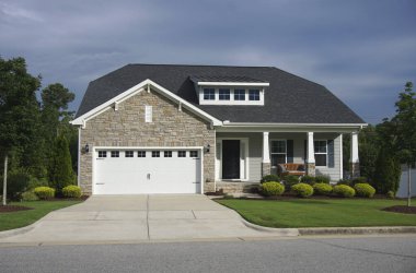 Kuzey Carolina 'da bir banliyö evinin sokak manzarası