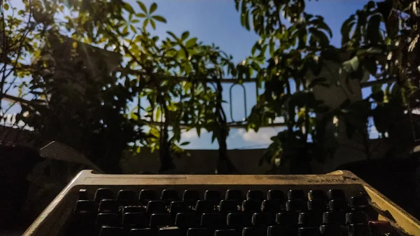 Een Pakje Sigaretten Een Asbak Foto Voor Werelds Tobacco Day — Stockfoto