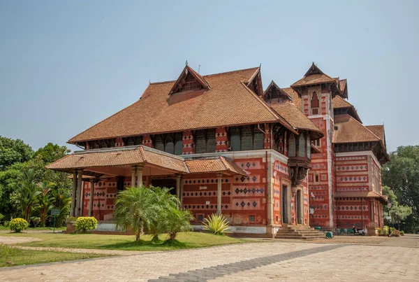 Muzeum Napier Pałac Budynek Trivandrum Thiruvananthapuram Łuk — Zdjęcie stockowe