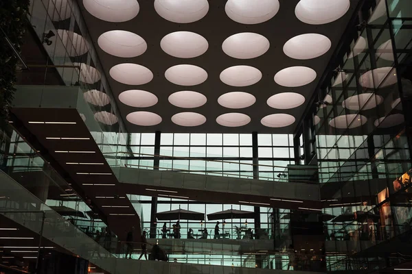 Giant Lamps Light Interior Shopping Mall Oulu Finland People Sitting — Stock Photo, Image