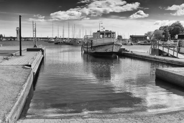 Viejo Barco Madera Está Esperando Los Transeúntes Puerto Kotka Finlandia — Foto de Stock