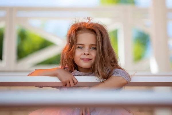 Porträt Eines Schönen Kleinen Mädchens Gesicht Des Kindes Aus Nächster — Stockfoto