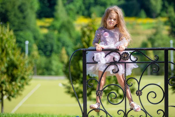 Portrait Beautiful Little Cheerful Girl Child Park — Stock Photo, Image