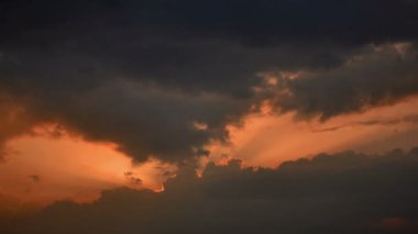 Altın panorama günbatımı zaman atlamalı 4k