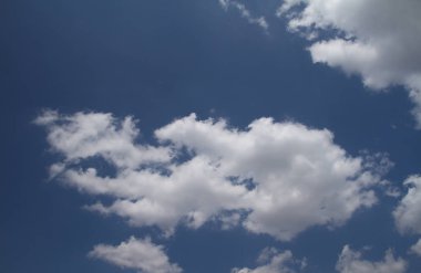 bulutlar mavi gökyüzü manzara 