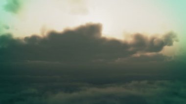 kara bulutlar günbatımı 4k