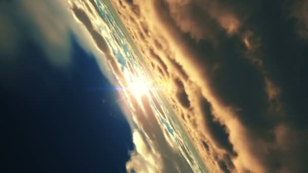 の夕焼け雲の上飛ぶ — ストック動画