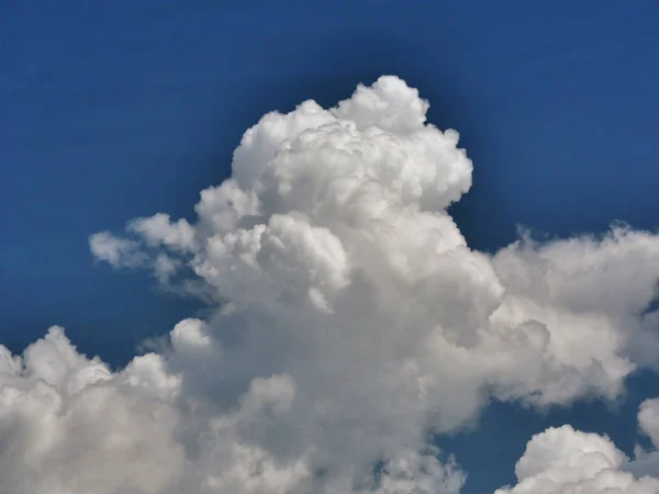Grandi Nuvole Zoom Paesaggio — Foto Stock
