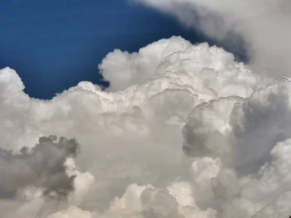 Grandi Nuvole Zoom Paesaggio — Foto Stock