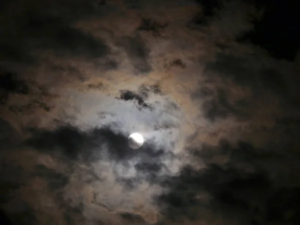 Fullmåne Natten Moln — Stockfoto
