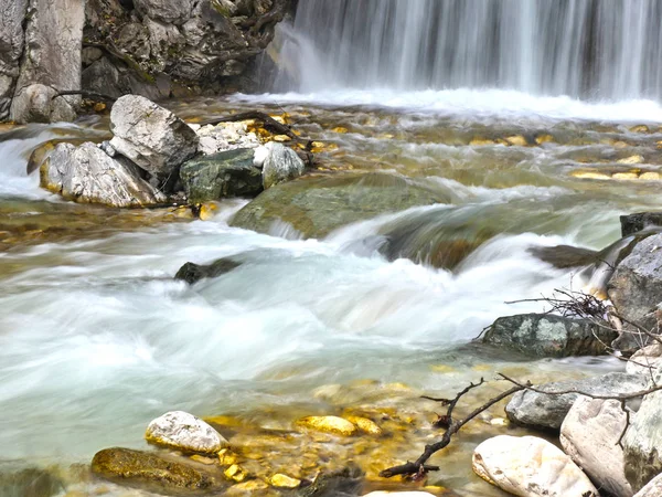 Montagne Cascade Longue Exposition — Photo