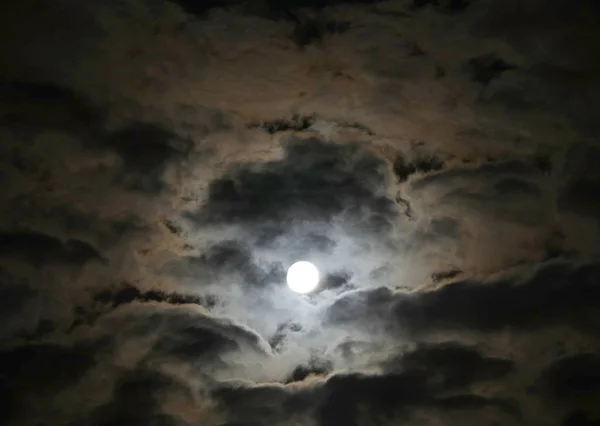 Volle Maan Nachts Wolken Sky — Stockfoto
