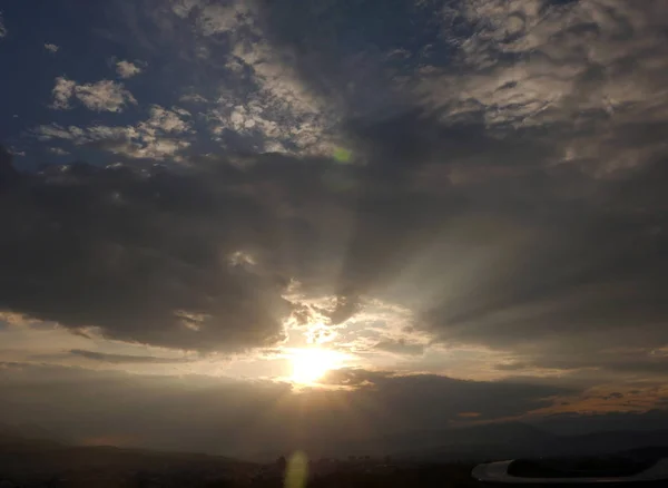 Schöner Goldener Sonnenuntergang Himmel Landschaft — Stockfoto