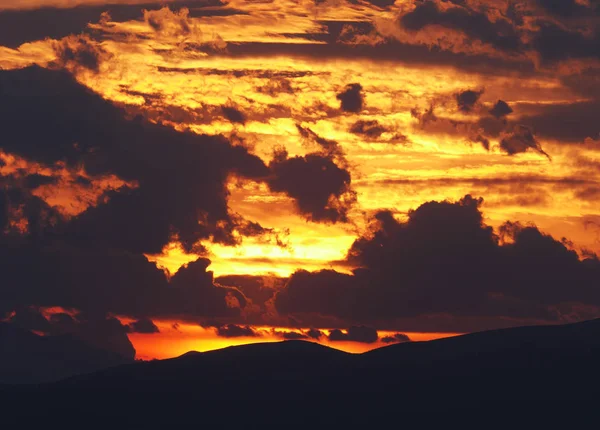 Schöner Goldener Sonnenuntergang Himmel Landschaft — Stockfoto