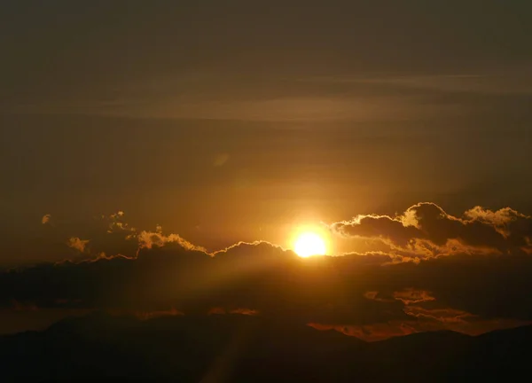 Hermoso Cielo Dorado Atardecer Paisaje — Foto de Stock