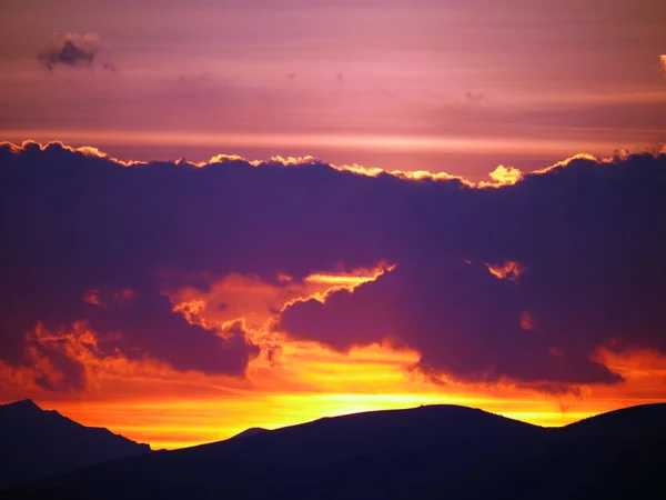 Schöner Goldener Sonnenuntergang Himmel Landschaft — Stockfoto