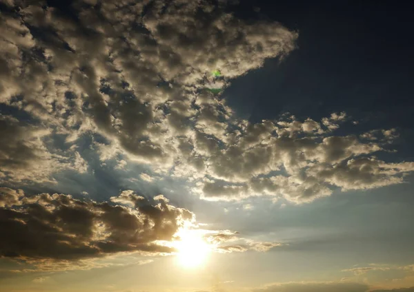 美丽的金色夕阳天空 — 图库照片