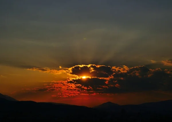 Hermoso Cielo Dorado Atardecer Paisaje — Foto de Stock