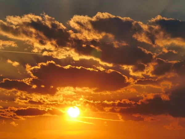 美丽的金色夕阳天空 — 图库照片