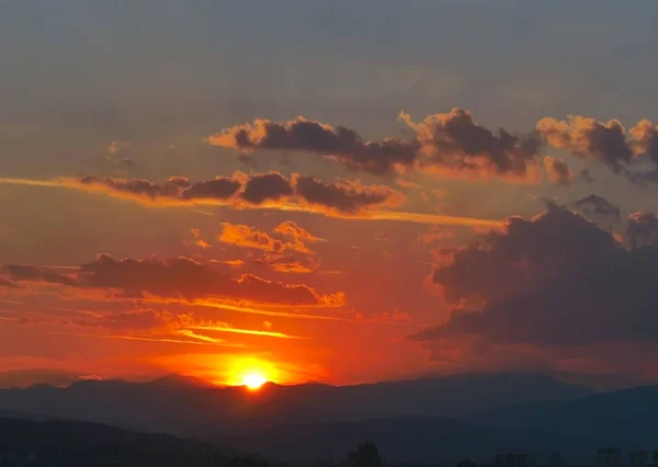 Hermoso Cielo Dorado Atardecer Paisaje — Foto de Stock