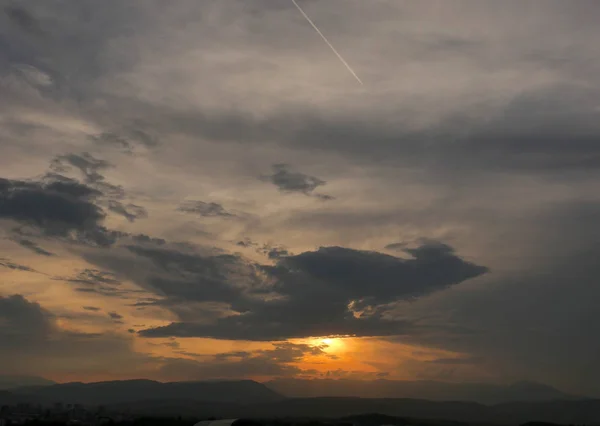 Indah Matahari Terbenam Langit Lanskap Emas — Stok Foto