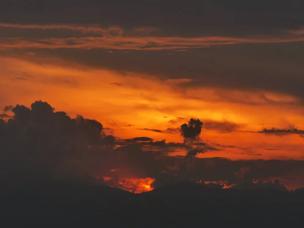 Schöner Goldener Sonnenuntergang Himmel Landschaft — Stockfoto