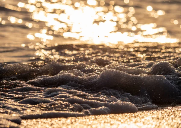 Ola Salpicadura Mar Playa Primer Plano Macro Amanecer — Foto de Stock