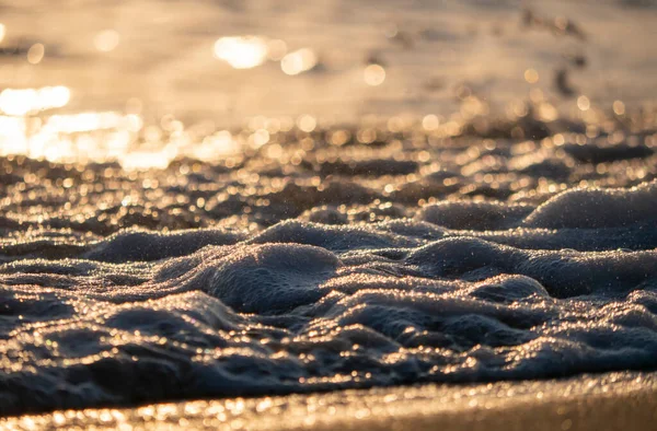 Ola Salpicadura Mar Playa Primer Plano Macro Amanecer —  Fotos de Stock