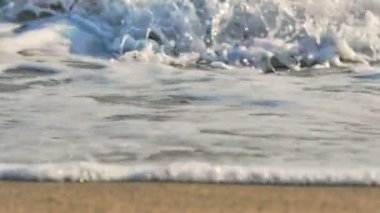 Sahil dalgası makro ağır çekim 4k