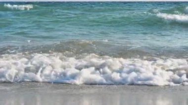 Sahil dalgası makro ağır çekim 4k