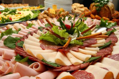 Yemek servisi masasında, makroyu kapat.