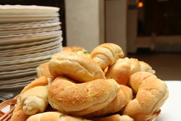 Rollos Pan Salchicha Servidos Mesa — Foto de Stock